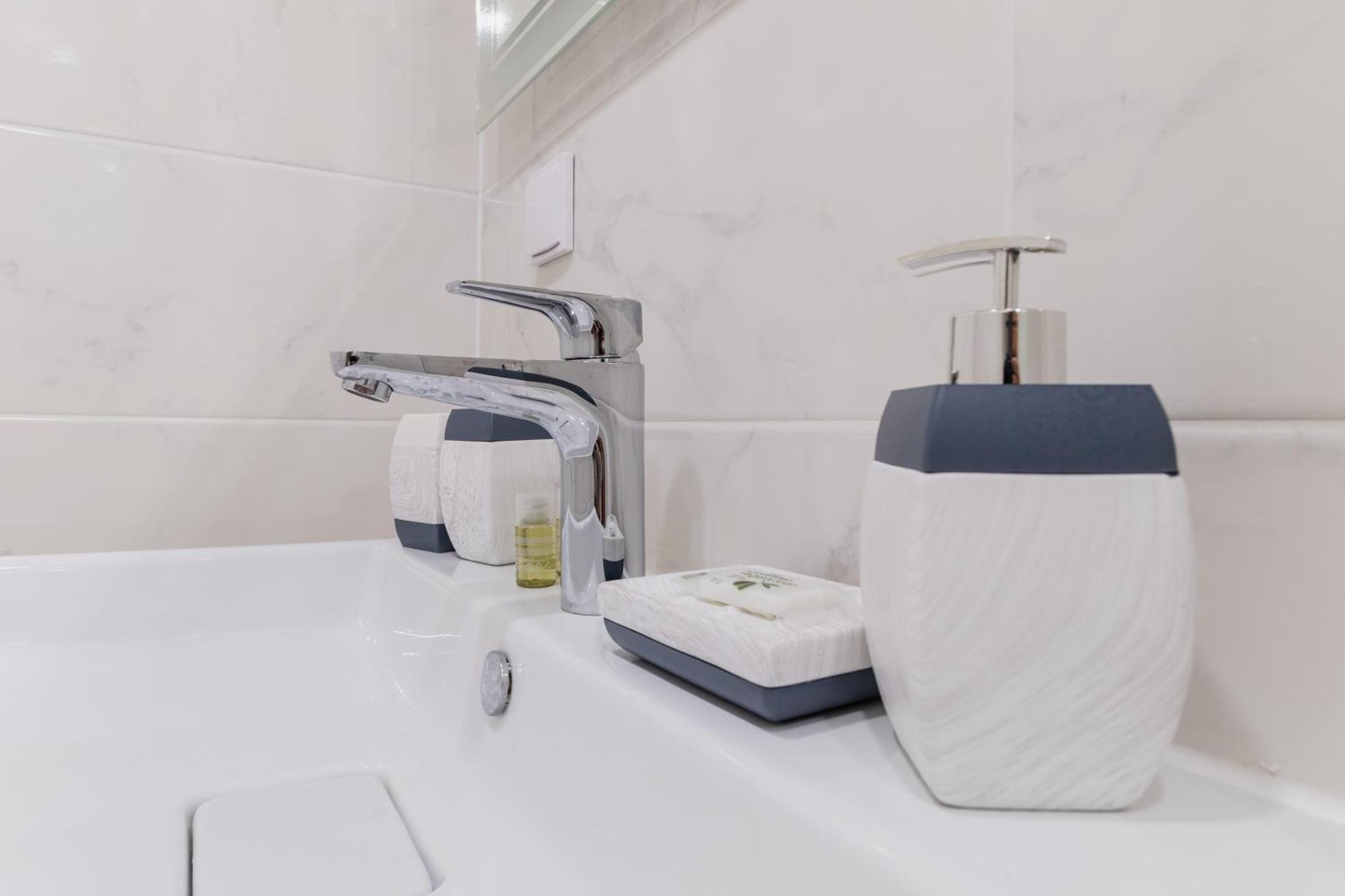 Gorgeous 2-Bedroom Apartment Plovdiv Luaran gambar